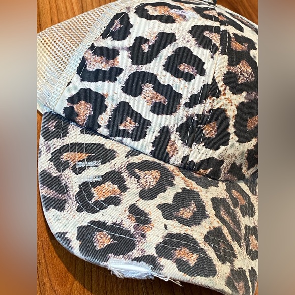 Leopard Print Ponytail Hat - Picture 2 of 6